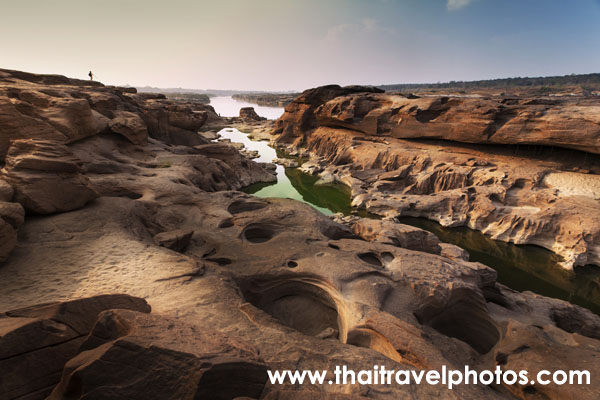 สามพันโบก