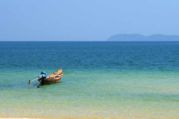 หาดทรายรี กินลมชมทะเล สักการะศาลเสด็จเตี่ย