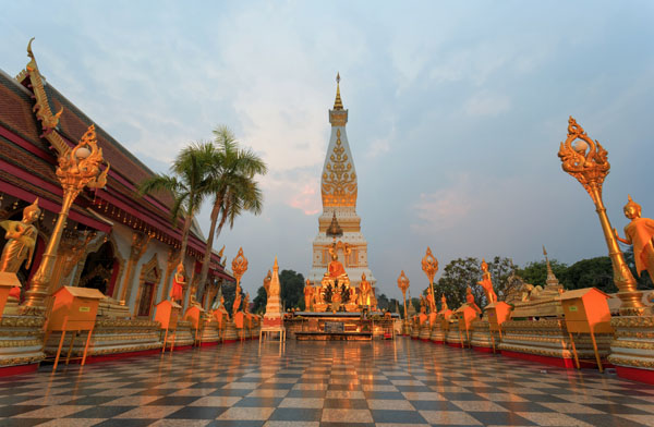 พระธาตุพนม ณ วัดพระธาตุพนมวรวิหาร นมัสการครบ ๗ ครั้ง ถือว่าเป็นลูกพระธาตุ