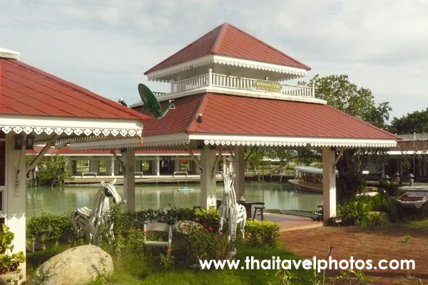 https://www.hotelscombined.co.th/Place/Hua_Hin.htm?a_aid=13427