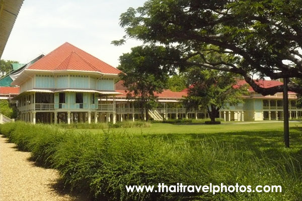 พระราชนิเวศน์มฤคทายวัน