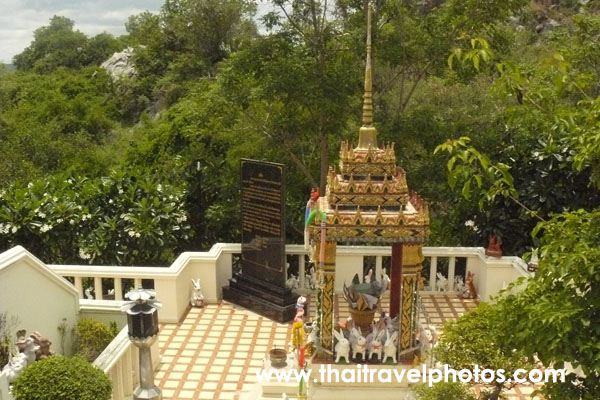 ศาลท่านพ่อพระพรหม