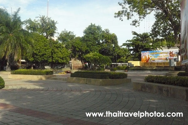 สวนสาธารณะโผน กิ่งเพชร