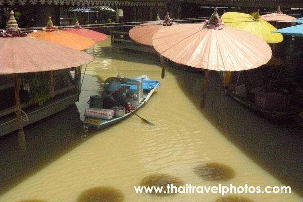 ตลาดน้ำ 4 ภาค พัทยา