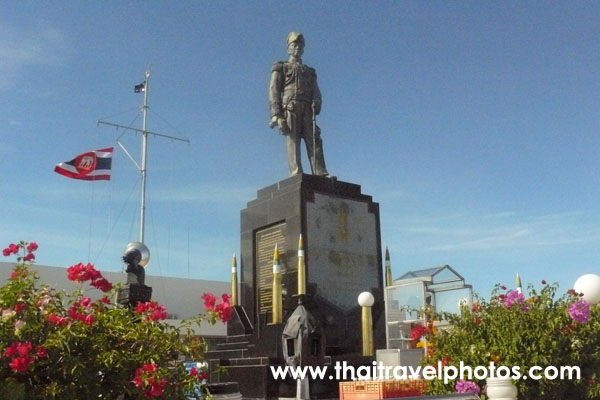 อนุสาวรีย์ ร.6 เขาพระตำหนัก