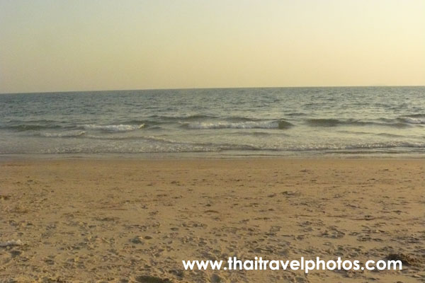 หาดแหลมแม่พิมพ์