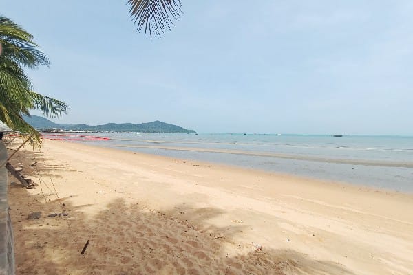 หาดบางเสร่ สัตหีบ